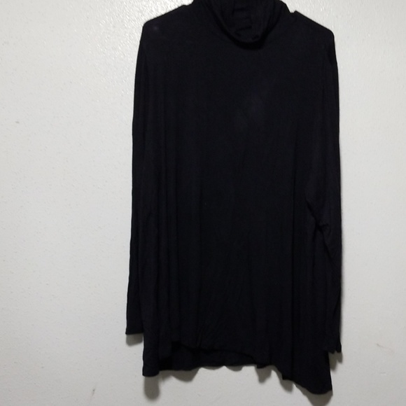 Top - Picture 2 of 3